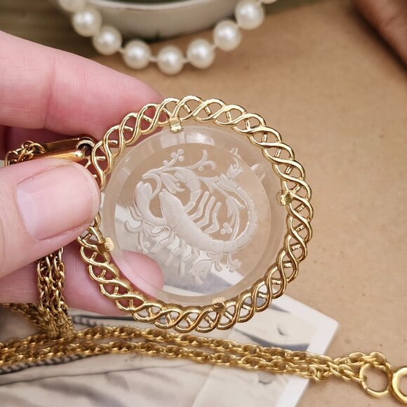 Vintage 1960's Crown Trifari Reverse Intaglio Glass Scorpio Zodiac Pendant - Picture 6 of 12